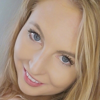 u9831968 Desnuda