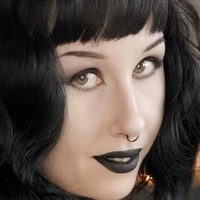 Vampyrbrat Desnuda
