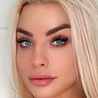 Victoria Mazhevski Desnuda