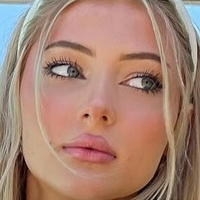 Victoria Rozmajzl Desnuda