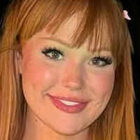 Wer ist dieses Redhead? Desnuda