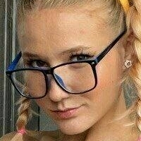 x_hot_little_girl Desnuda