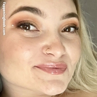 xxxsabrinamay Desnuda