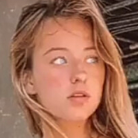 Zoey Aune Desnuda